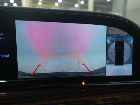 Used 2024 Cadillac Escalade ESV Premium Luxury image 36