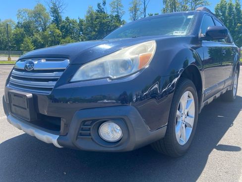 Used 2013 Subaru Outback 2.5i Limited AWD/4WD image 2
