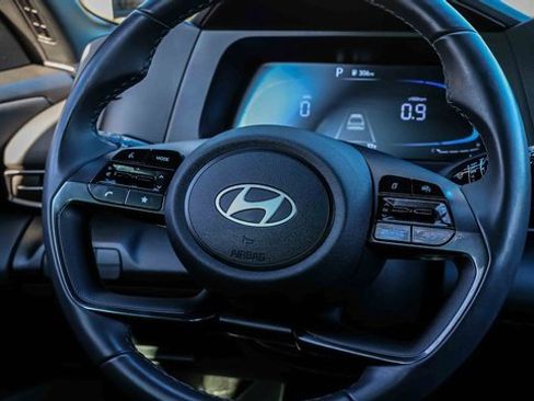 Used 2025 Hyundai Elantra Sport image 14