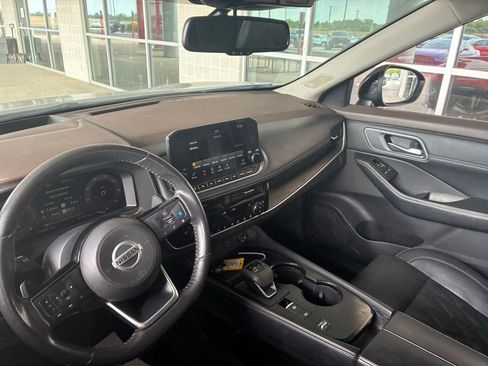 Used 2021 Nissan Rogue Platinum FWD image 18