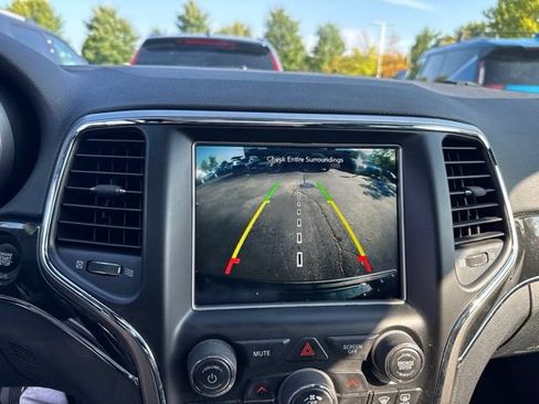 Used 2018 Jeep Grand Cherokee Trailhawk w/ Trailhawk Luxury Group AWD/4WD image 14