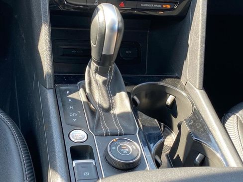 Used 2022 Volkswagen Atlas Cross Sport SE w/ Panoramic Sunroof Package image 10