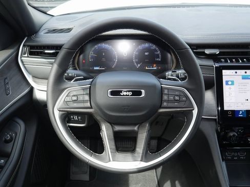 New 2025 Jeep Grand Cherokee L Limited w/ Luxury Tech Group II image 21