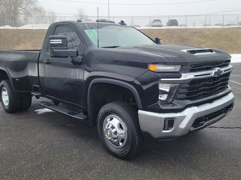Used 2024 Chevrolet Silverado 3500 LT w/ Convenience Package image 16