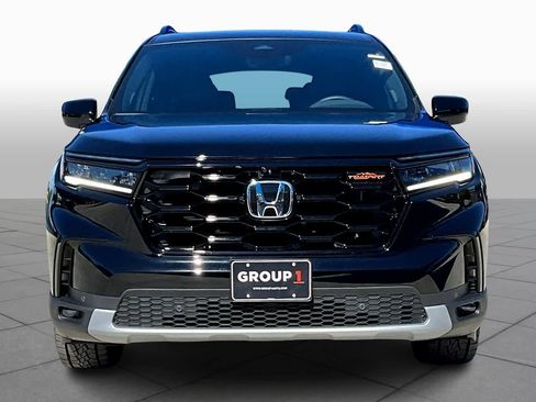 New 2025 Honda Pilot TrailSport image 3