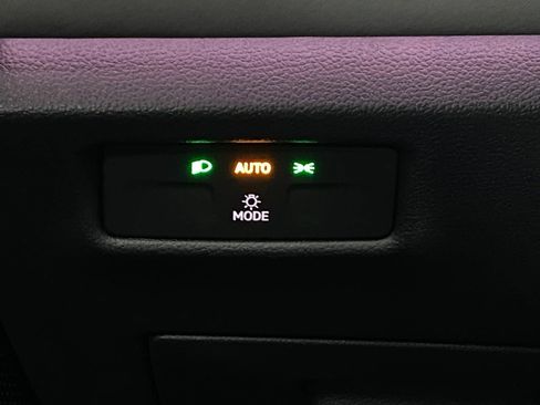 New 2025 Volkswagen Tiguan SE R-Line image 14