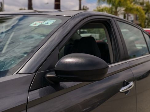 Used 2024 Nissan Altima 2.5 S FWD image 12