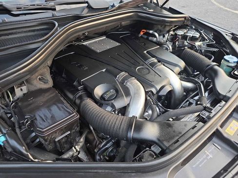 Used 2015 Mercedes-Benz GL 550 4MATIC image 28