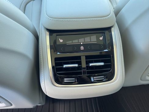 New 2026 Volvo XC90 B6 Ultra w/ Protection Package AWD/4WD image 31