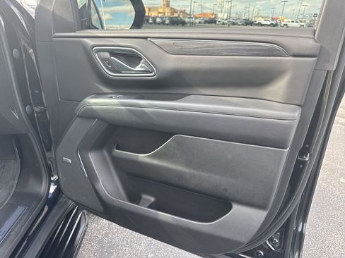 Used 2023 GMC Yukon SLT w/ SLT Luxury Package image 42