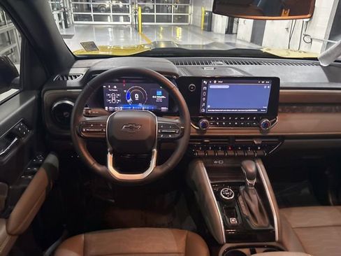 Used 2023 Chevrolet Colorado ZR2 w/ ZR2 Convenience Package III image 28