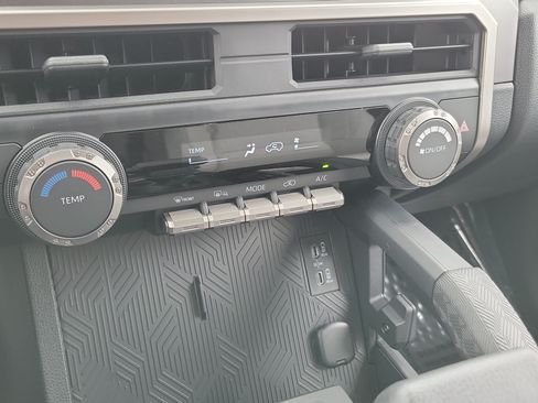 New 2026 Toyota 4Runner SR5 AWD/4WD image 31