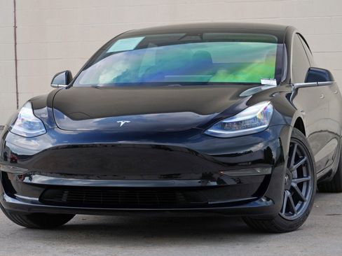 Used 2020 Tesla Model 3 Standard Range Plus RWD image 3