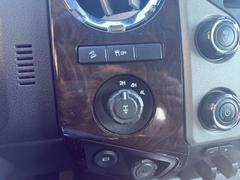 Used 2016 Ford F250 Platinum w/ FX4 Off-Road Package image 20