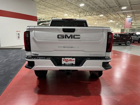 Used 2025 GMC Sierra 3500 Denali w/ Denali Reserve Package image 5