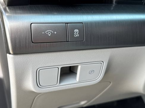 Used 2024 Hyundai Kona SEL FWD image 29