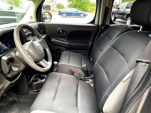 Used 2009 Nissan Cube 1.8 w/ Interior Designer Pkg FWD image 9