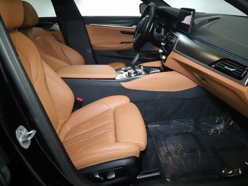 Certified 2023 BMW 530e xDrive w/ Premium Package AWD/4WD image 35