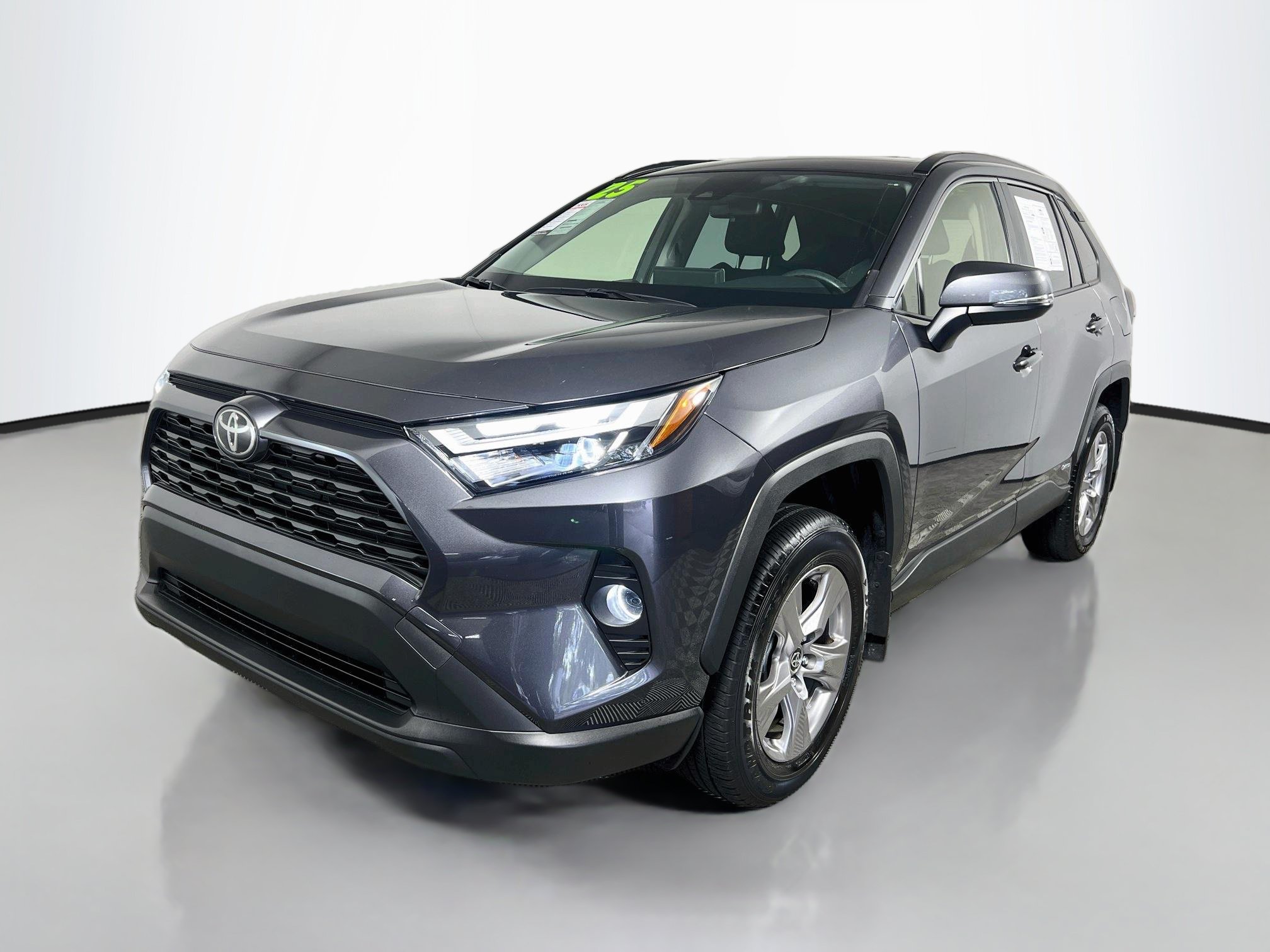 Used 2025 Toyota RAV4 XLE AWD/4WD image 10