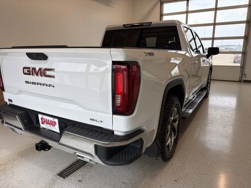 Used 2024 GMC Sierra 1500 SLT w/ SLT Premium Package AWD/4WD image 9