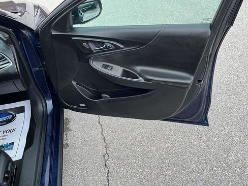 Used 2018 Chevrolet Malibu LT w/ Leather Package image 13