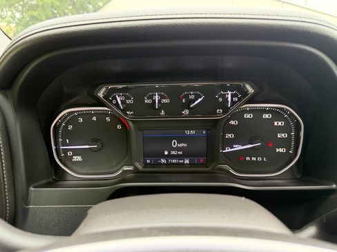 Used 2022 GMC Sierra 1500 SLT w/ SLT Premium Package AWD/4WD image 16
