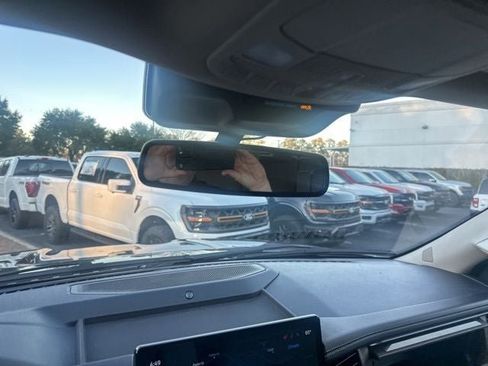 Used 2024 Ford Expedition Limited image 23