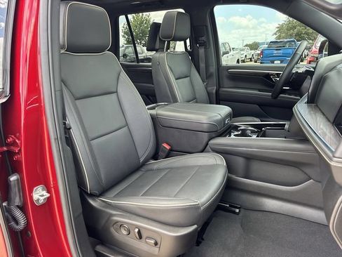 Used 2025 Chevrolet Tahoe Premier RWD image 33