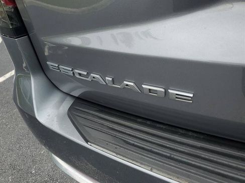 Used 2021 Cadillac Escalade Premium Luxury RWD image 11