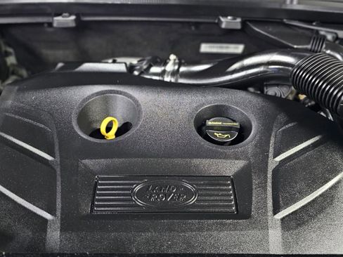 Used 2017 Land Rover Range Rover Evoque SE image 8