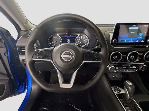 Used 2025 Nissan Sentra SR FWD image 13