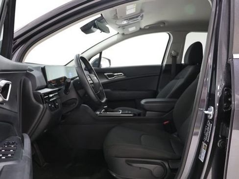 Used 2026 Kia Sportage LX FWD image 17
