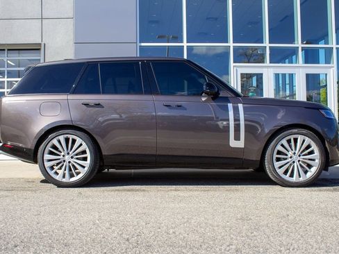 Used 2023 Land Rover Range Rover First Edition AWD/4WD image 4