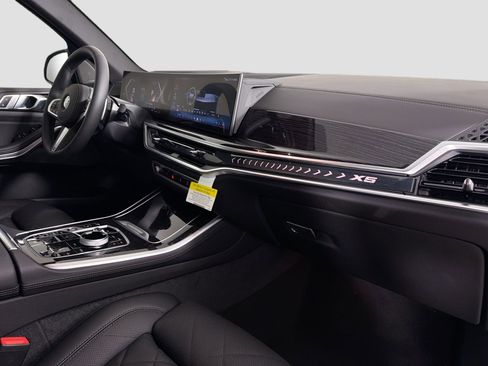 New 2026 BMW X5 xDrive40i w/ Executive Package image 30