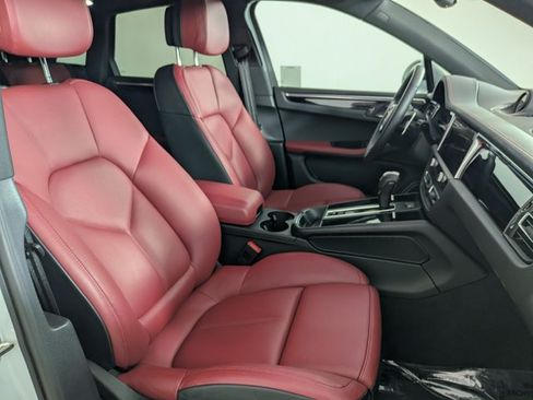 Certified 2023 Porsche Macan AWD/4WD image 25