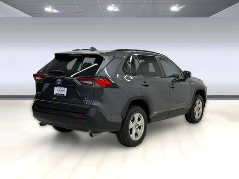 Used 2021 Toyota RAV4 LE AWD/4WD image 7