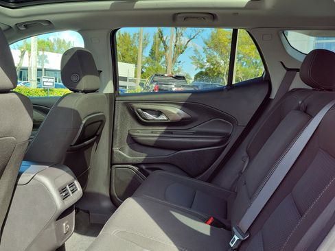 Used 2023 GMC Terrain SLE w/ Driver Convenience Package image 14