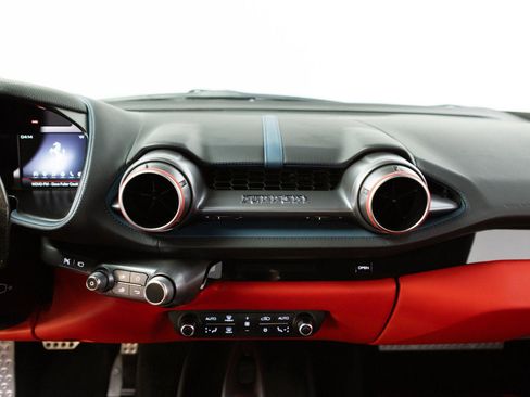 Used 2020 Ferrari 812 Superfast RWD image 78