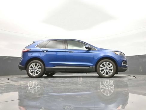 Used 2022 Ford Edge Titanium image 39