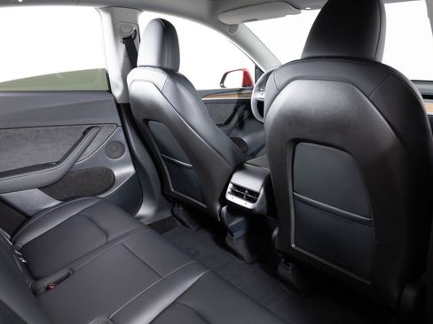 Used 2024 Tesla Model Y Performance image 21