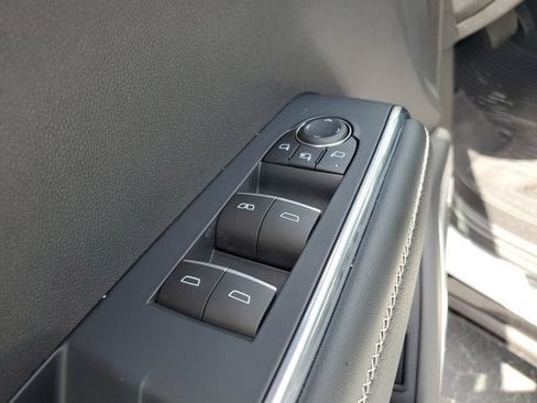 New 2026 GMC Acadia Denali w/ Super Cruise Package FWD image 18