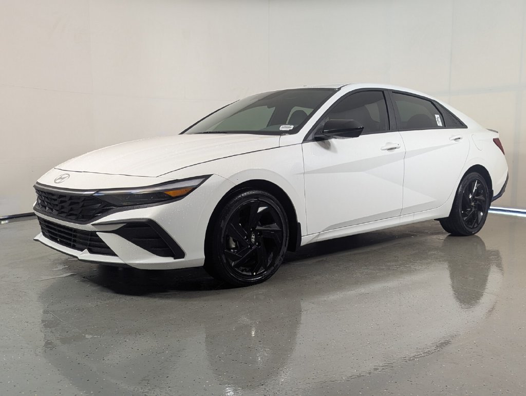 New 2026 Hyundai Elantra SEL FWD image 3