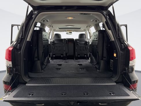 Used 2013 Lexus LX 570 4WD image 26