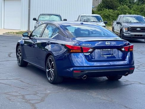 Used 2024 Nissan Altima 2.5 SR FWD image 14
