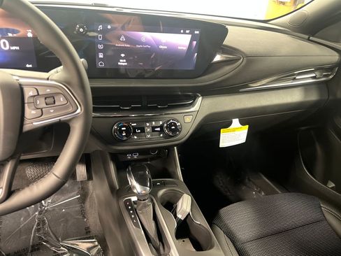 New 2026 Buick Envista Sport Touring FWD image 21