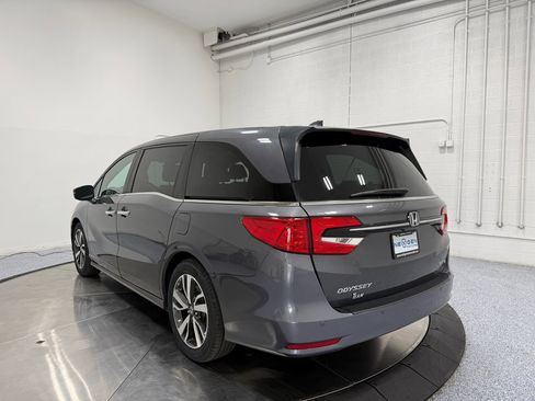 Used 2024 Honda Odyssey Touring image 5