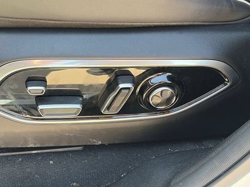 Used 2022 Jeep Grand Cherokee Summit AWD/4WD image 19