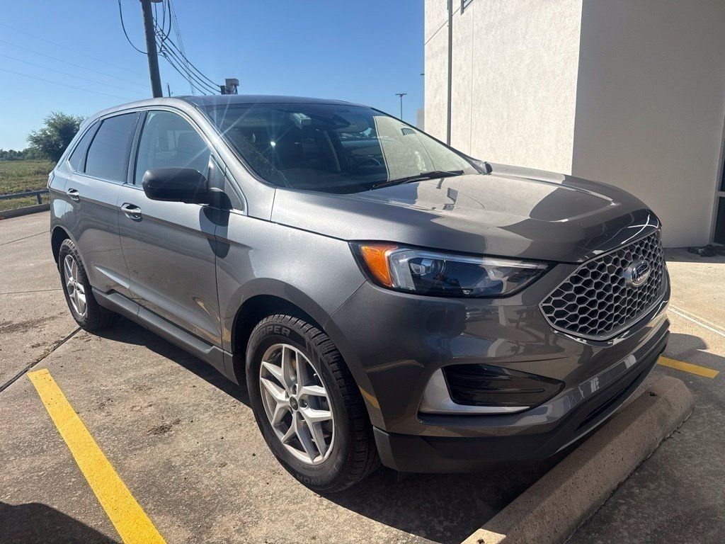 Used 2024 Ford Edge SEL AWD/4WD image 3