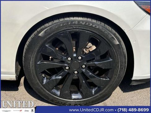 Used 2017 Chevrolet Malibu Premier w/ Premier Sun and Wheel Package image 12