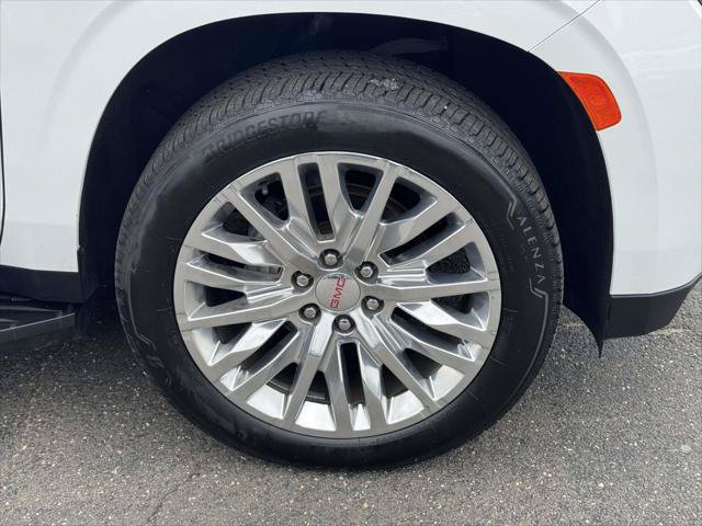 Used 2023 GMC Yukon Denali w/ LPO, Floor Liner Package AWD/4WD image 8